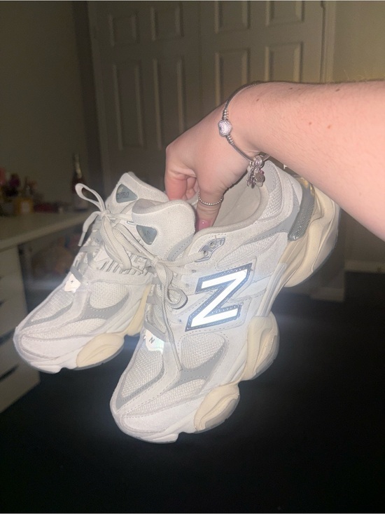 New Balance Shoes - New Balance cream and grey, awesome condition!